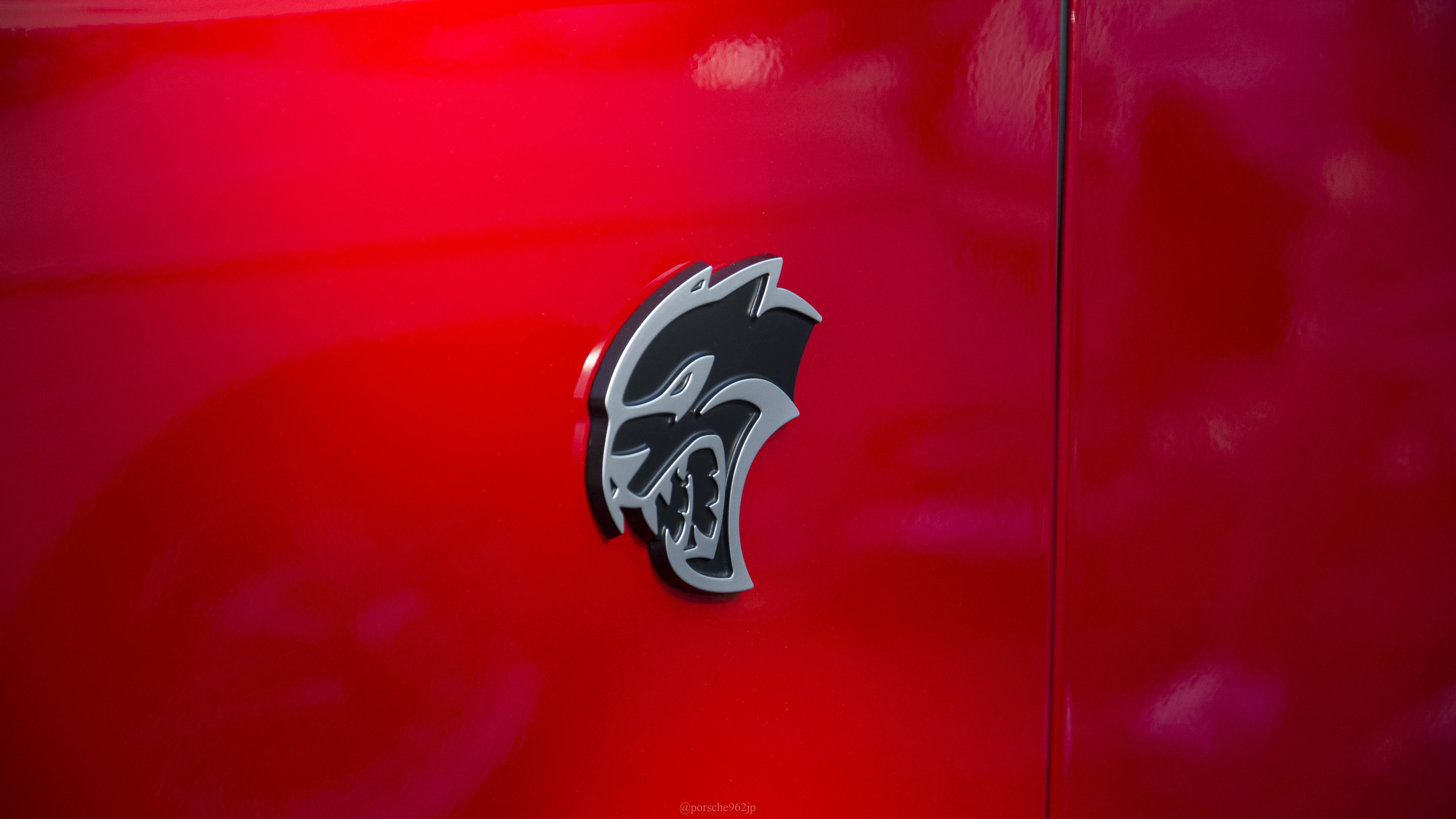 6000x3375 Dodge Hellcat Logo Wallpaper