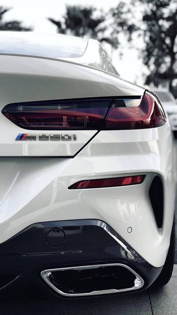 720x1280 BMW M850i wallpaper
