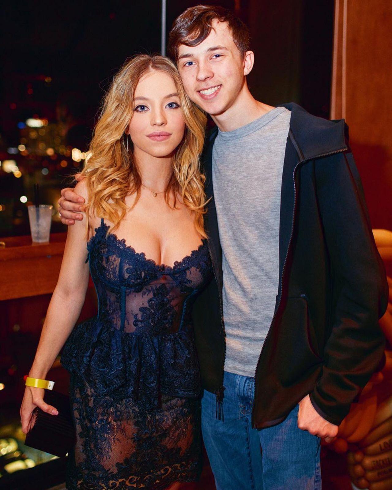 1280x1600 Sydney Sweeney Pics And Video 04 01 2019 • CelebMafia