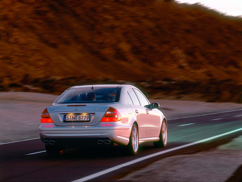 1024x768 Mercedes Benz E 55 AMG