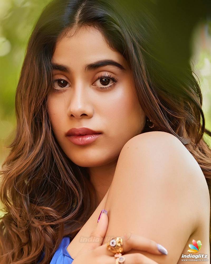 800x1000 Jhanvi Kapoor Photo Actress photo, image, gallery, stills and clips