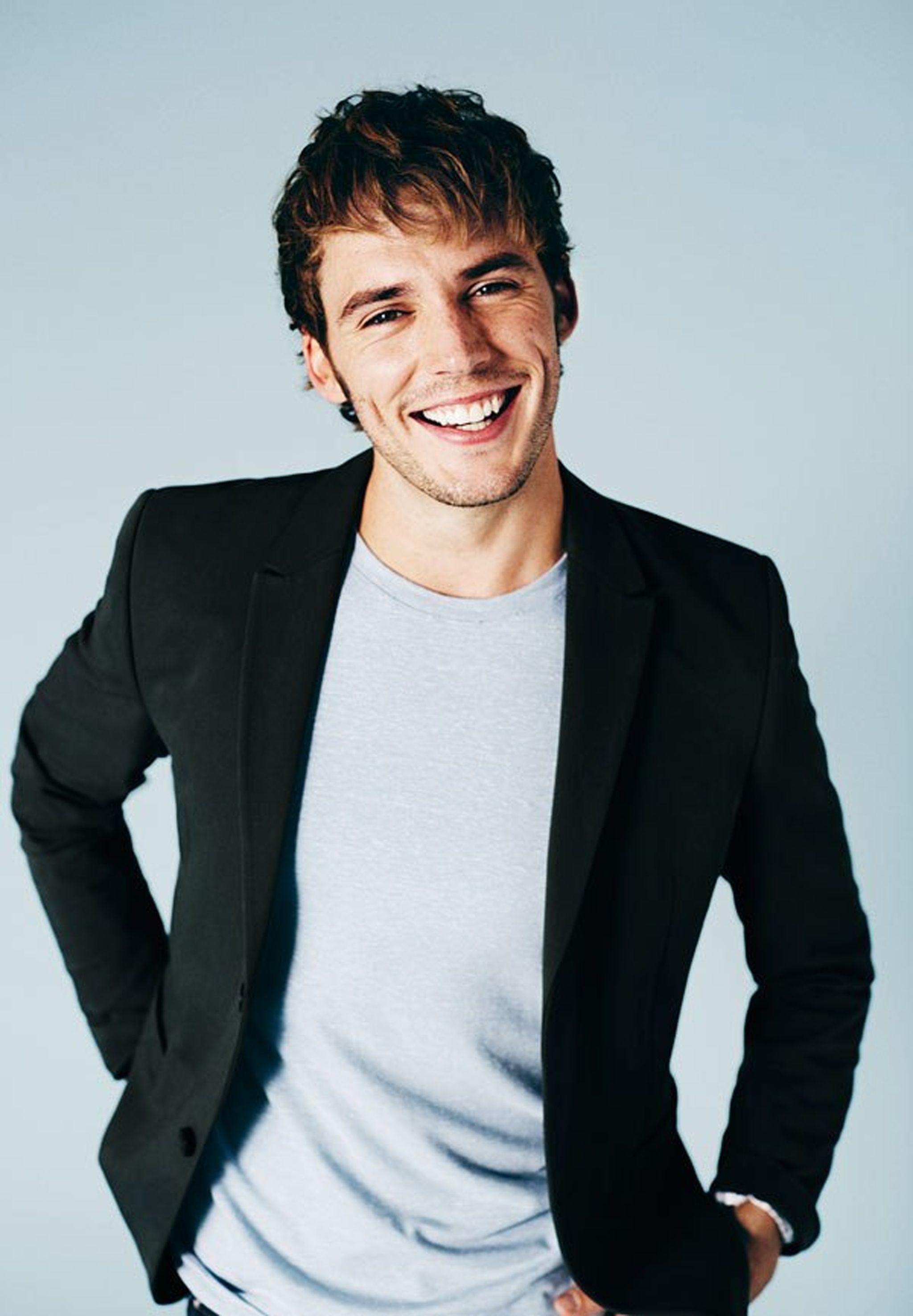 2048x2952 Sam Claflin Desktop For iPhone