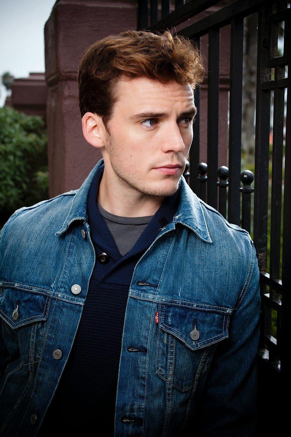 1000x1500 Picture of Sam Claflin