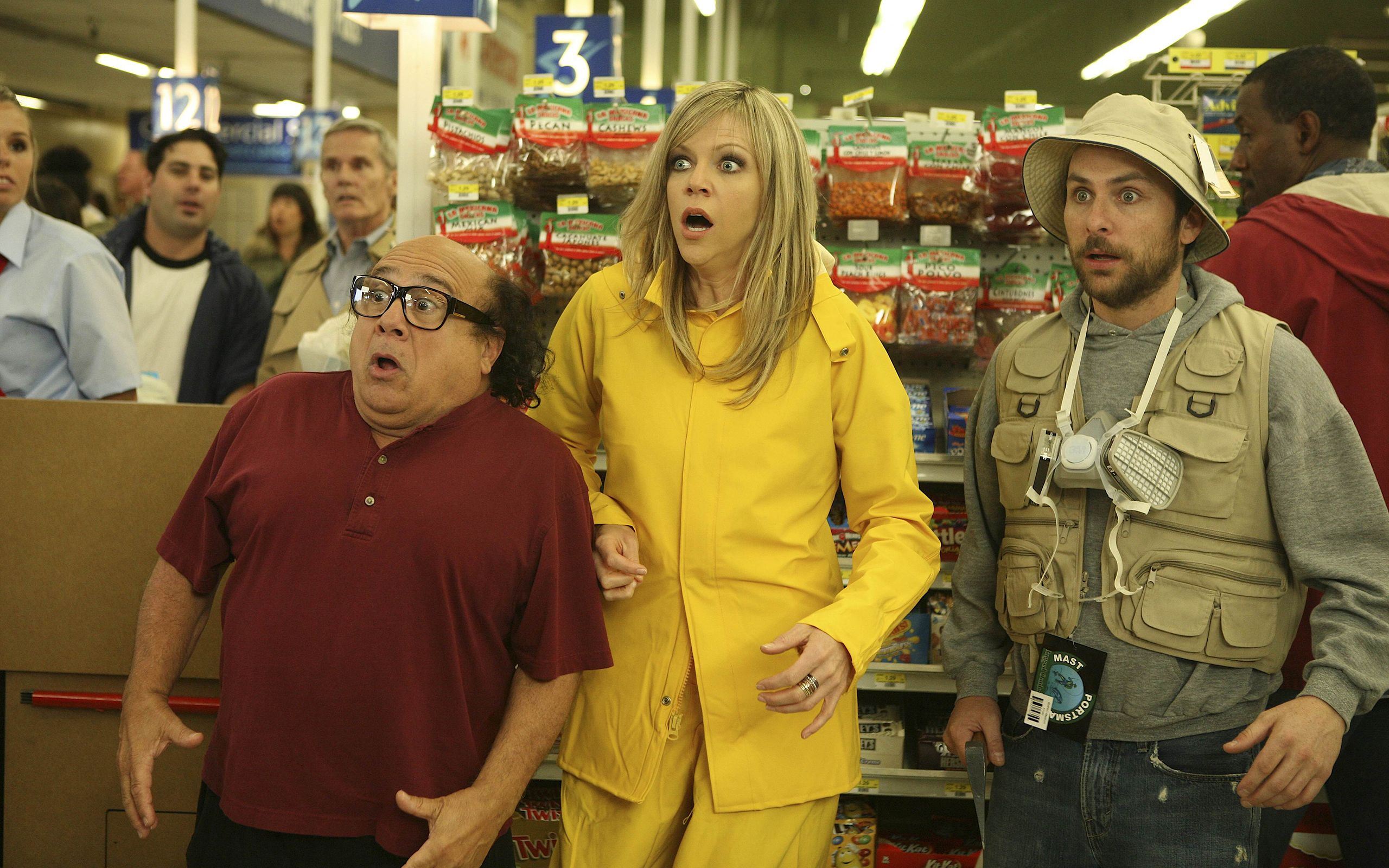 2560x1600 itand039s, Always, Sunny, In, Philadelphia, Charlie, Day, Kaitlin, Olson, Danny, Devito Wallpaper HD / Desktop and Mobile Background