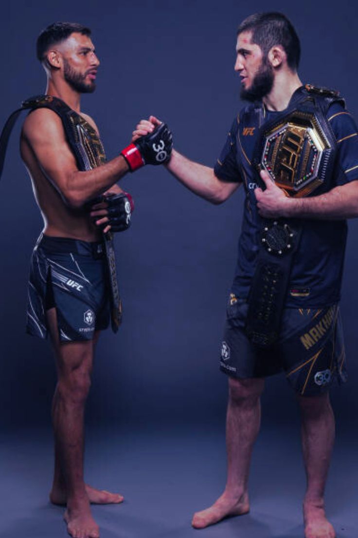 736x1104 Yair Rodriguez