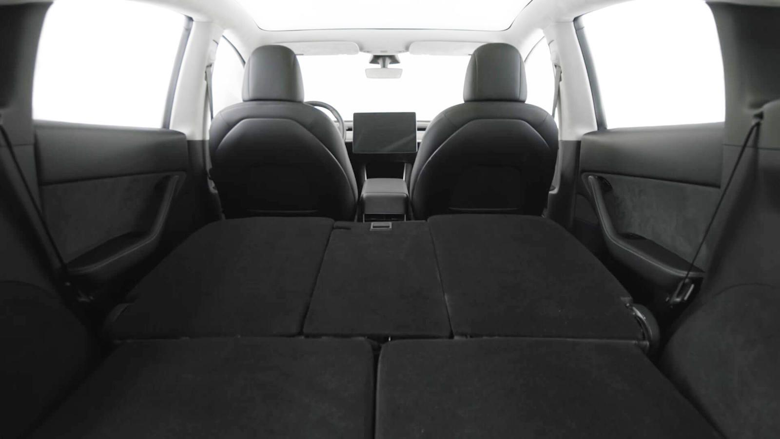 1600x900 Tesla Model Y Interior Seats Wallpaper (8)