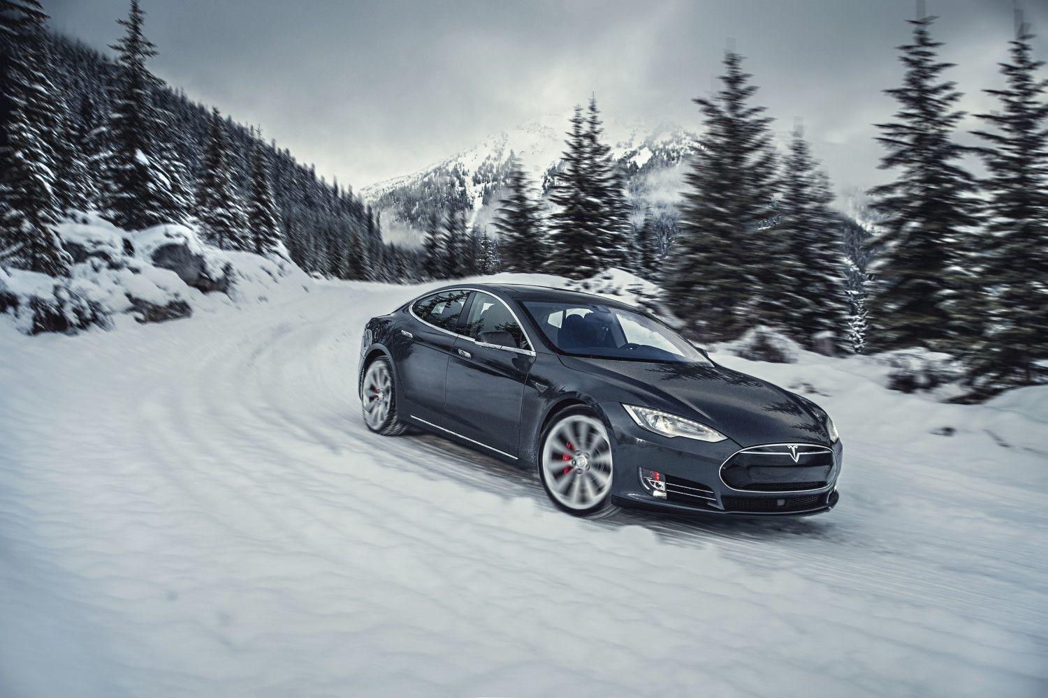 1500x1000 The Tesla Model S P85D and the Dodge Charger SRT Hellcat Are Two Opposing Sides of