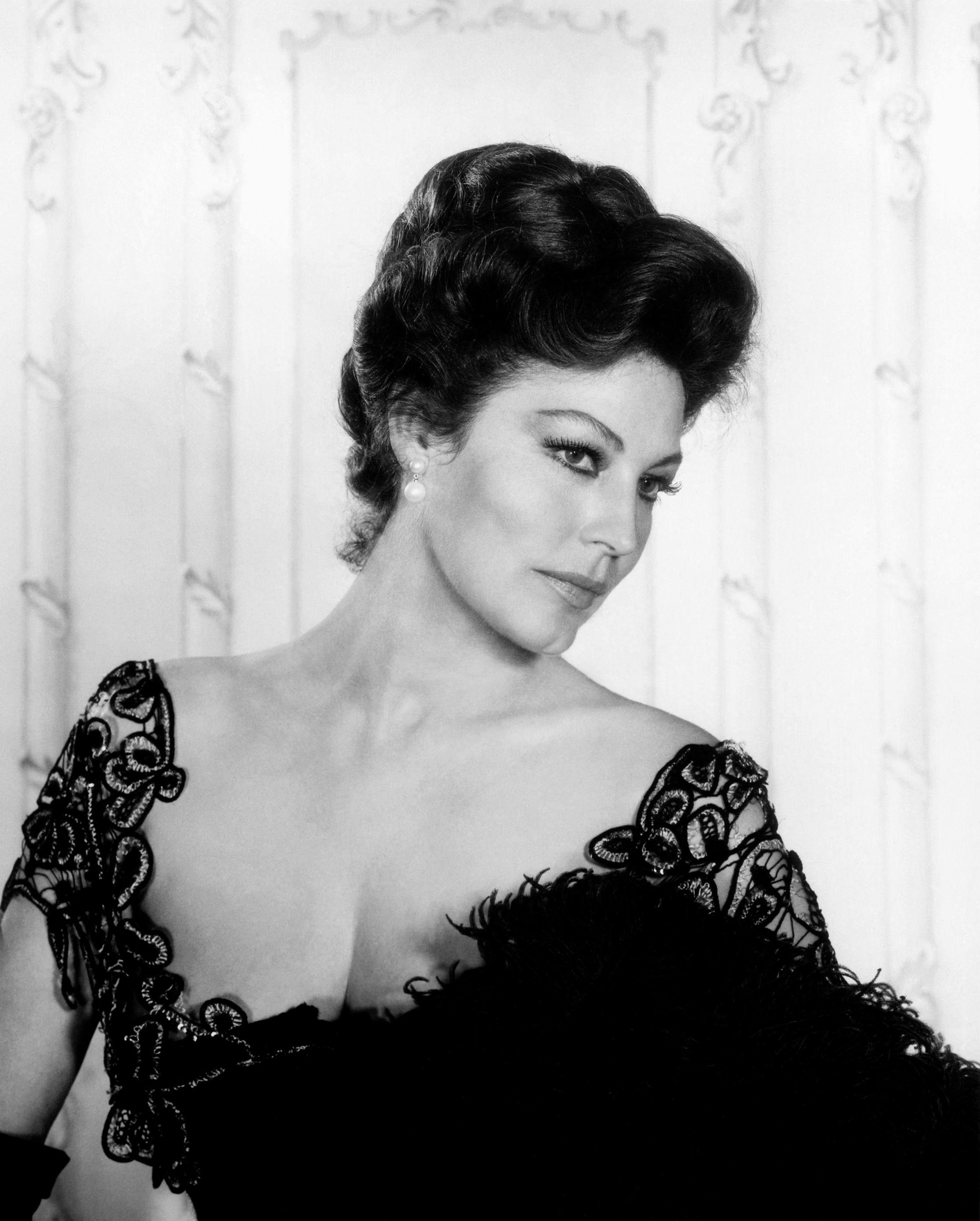 2229x2776 Ava Gardner Annex