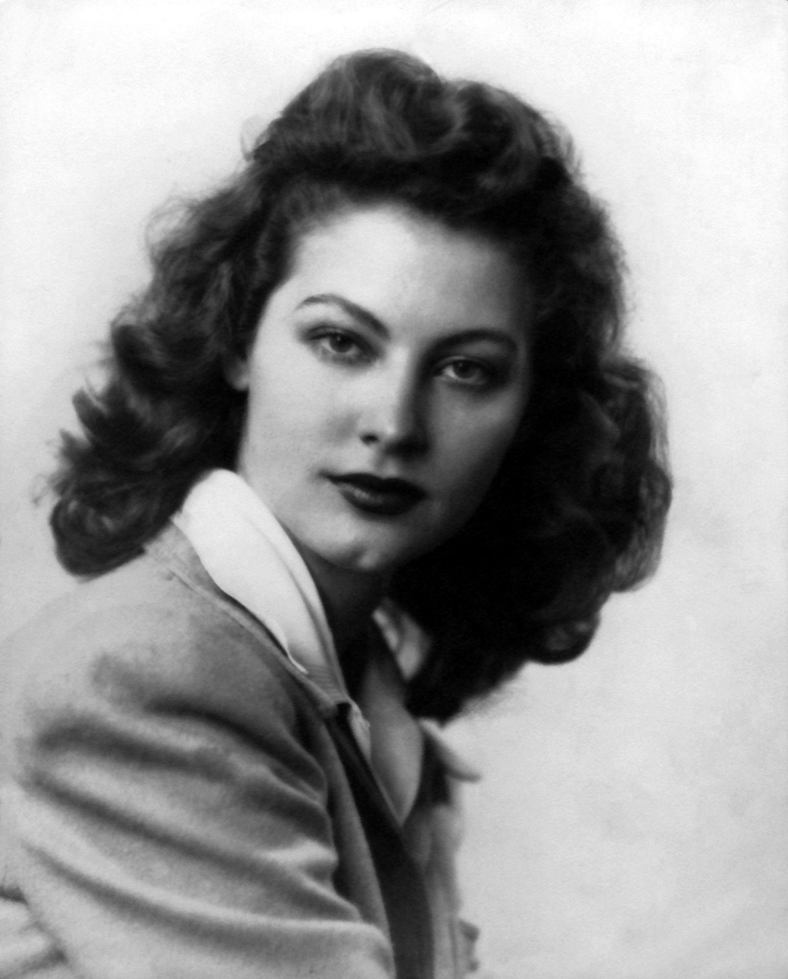 1610x2000 Ava Gardner wallpaper