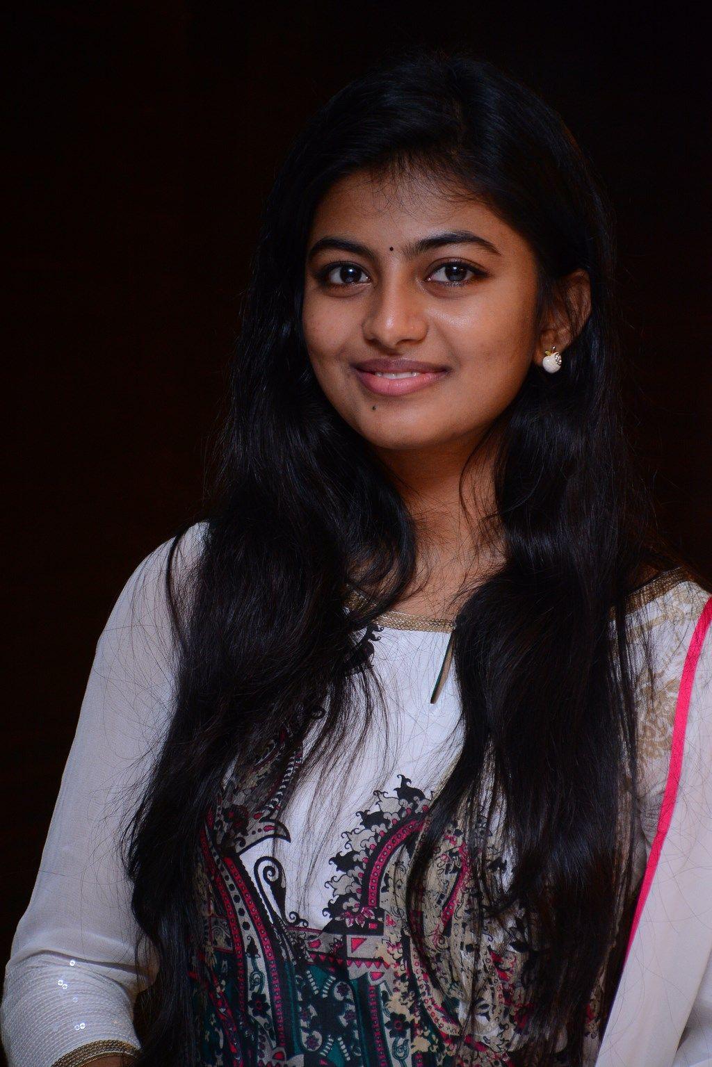 Kayal Anandhi Wallpapers - Top Free Kayal Anandhi Backgrounds ...