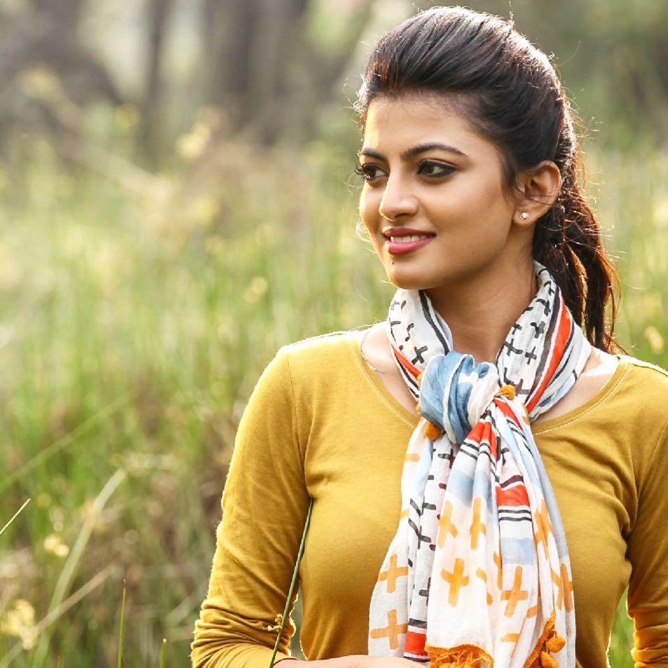 957x957 Kayal Anandhi HD Photo