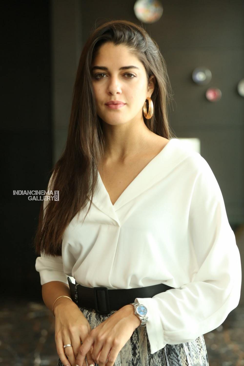 1000x1499 Izabelle Leite during her telugu movie opening (13). Most beautiful indian actress, Bollywood actress hot photo, Beautiful indian actress