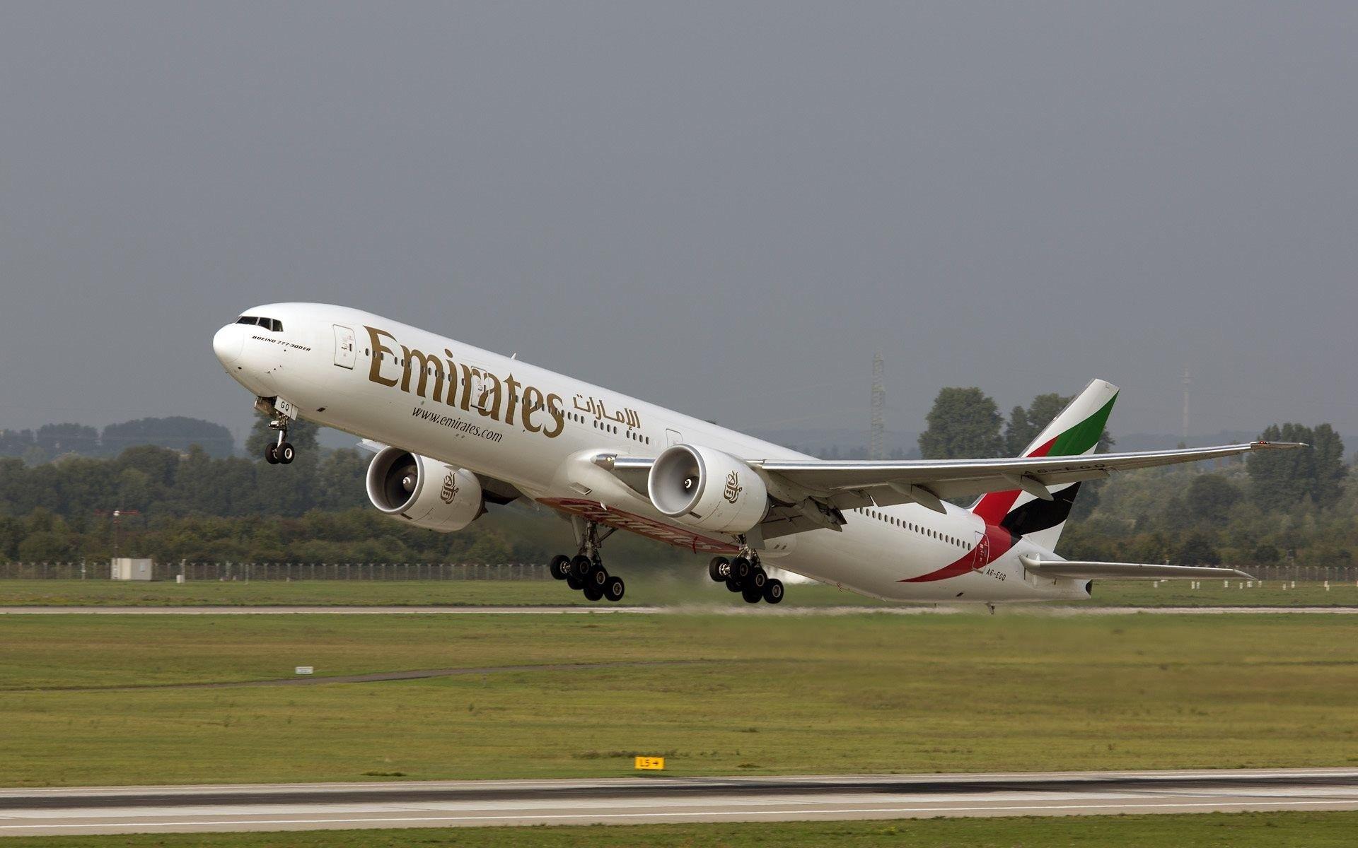 1920x1200 Boeing 777 Wallpaper HD