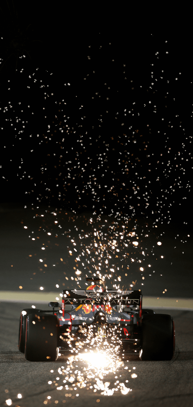 640x1351 Sparks in the night sky Verstappen in Bahrain