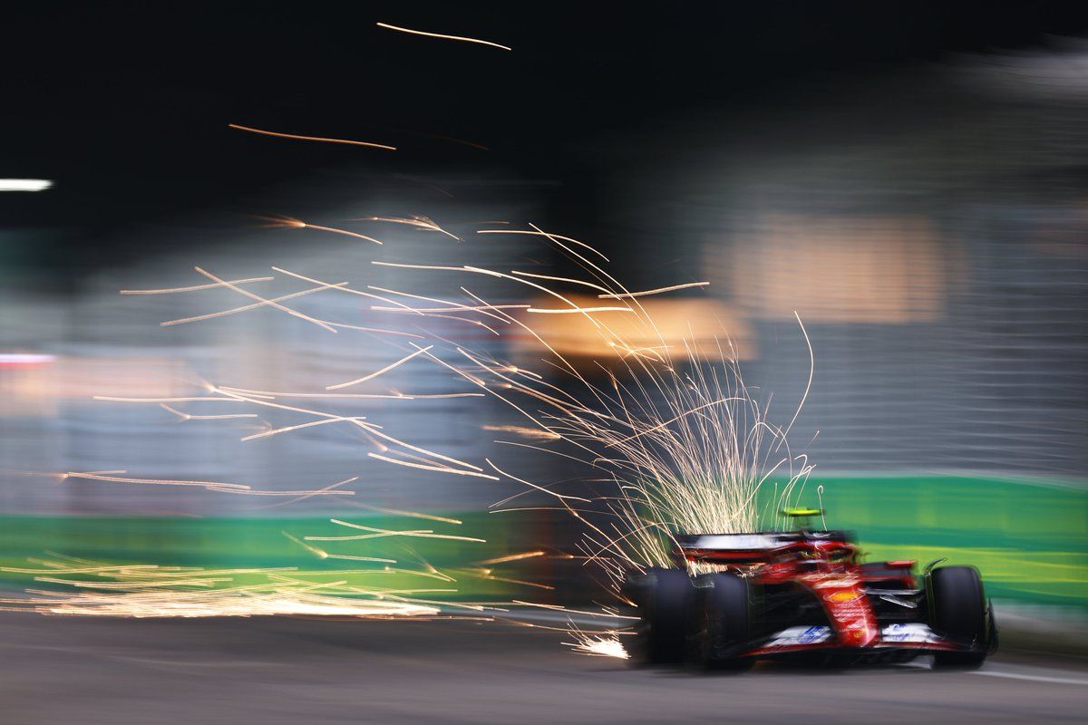 1200x800 Sparkling under the lights ✨✨✨✨ #F1 #SingaporeGP