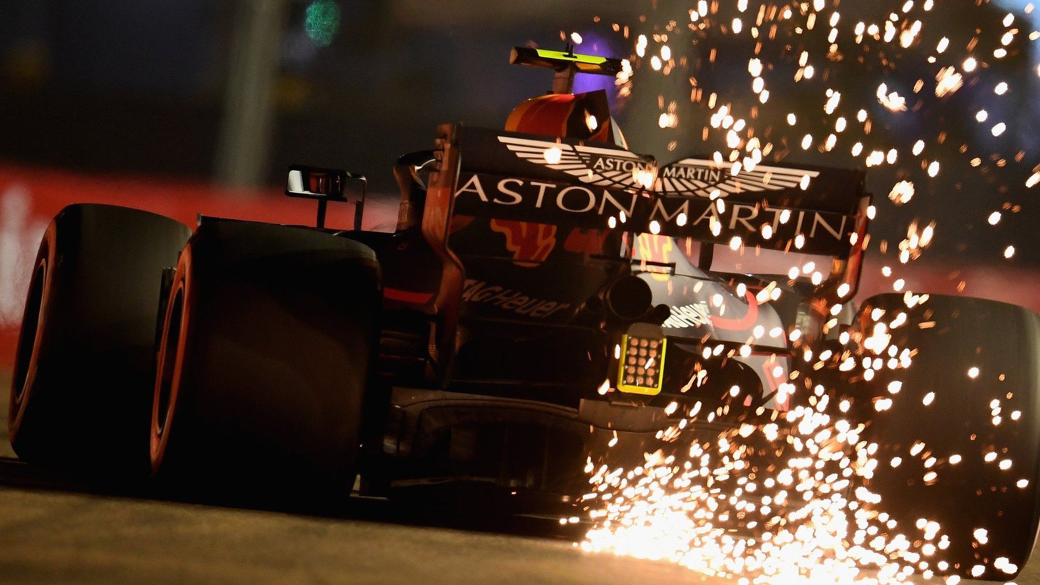 2048x1152 Singapore GP preview: Will sparks fly under Marina Bay floodlights?