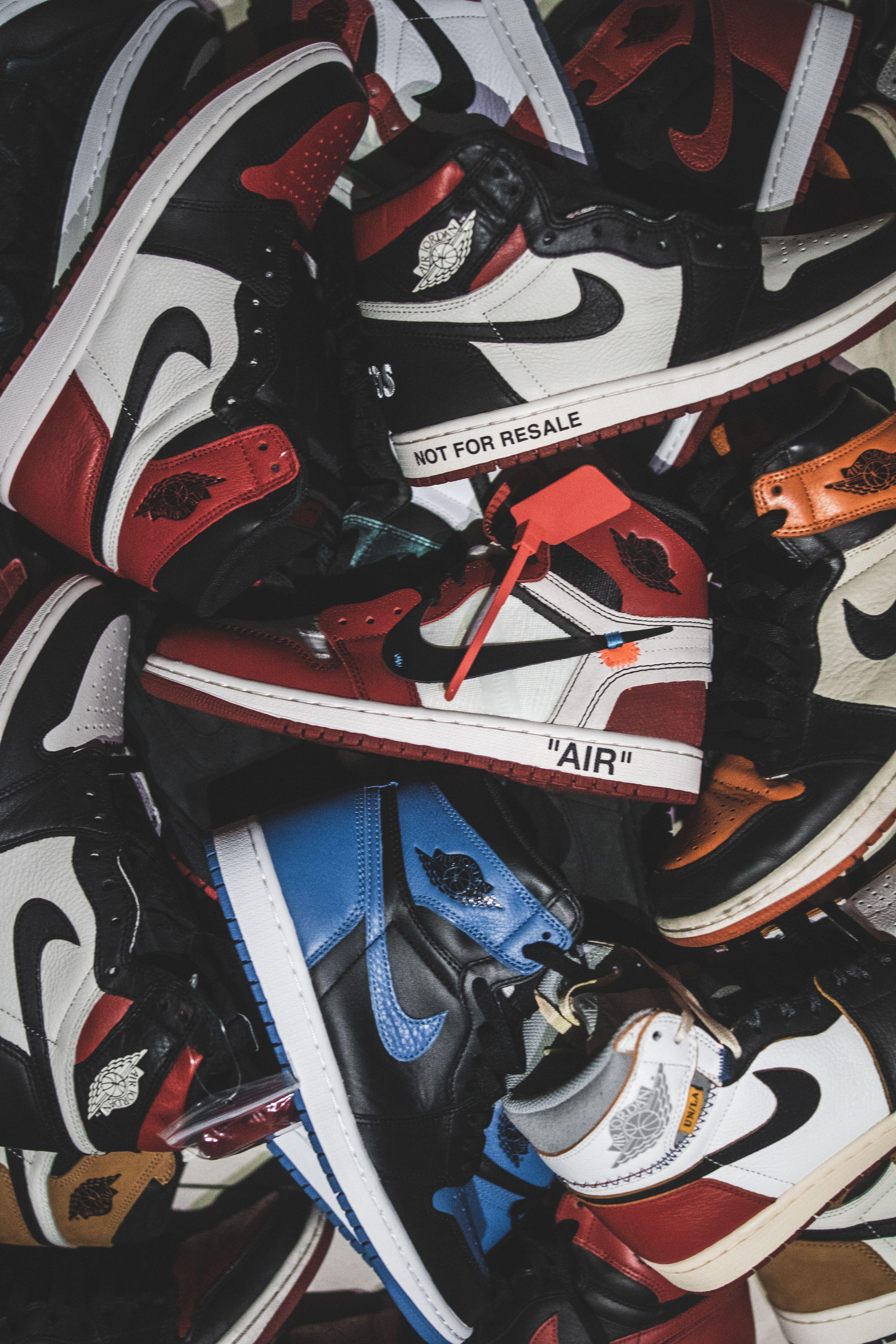 4000x6000 Air Jordan 1. Sneakers wallpaper, Jordan shoes wallpaper, Nike wallpaper