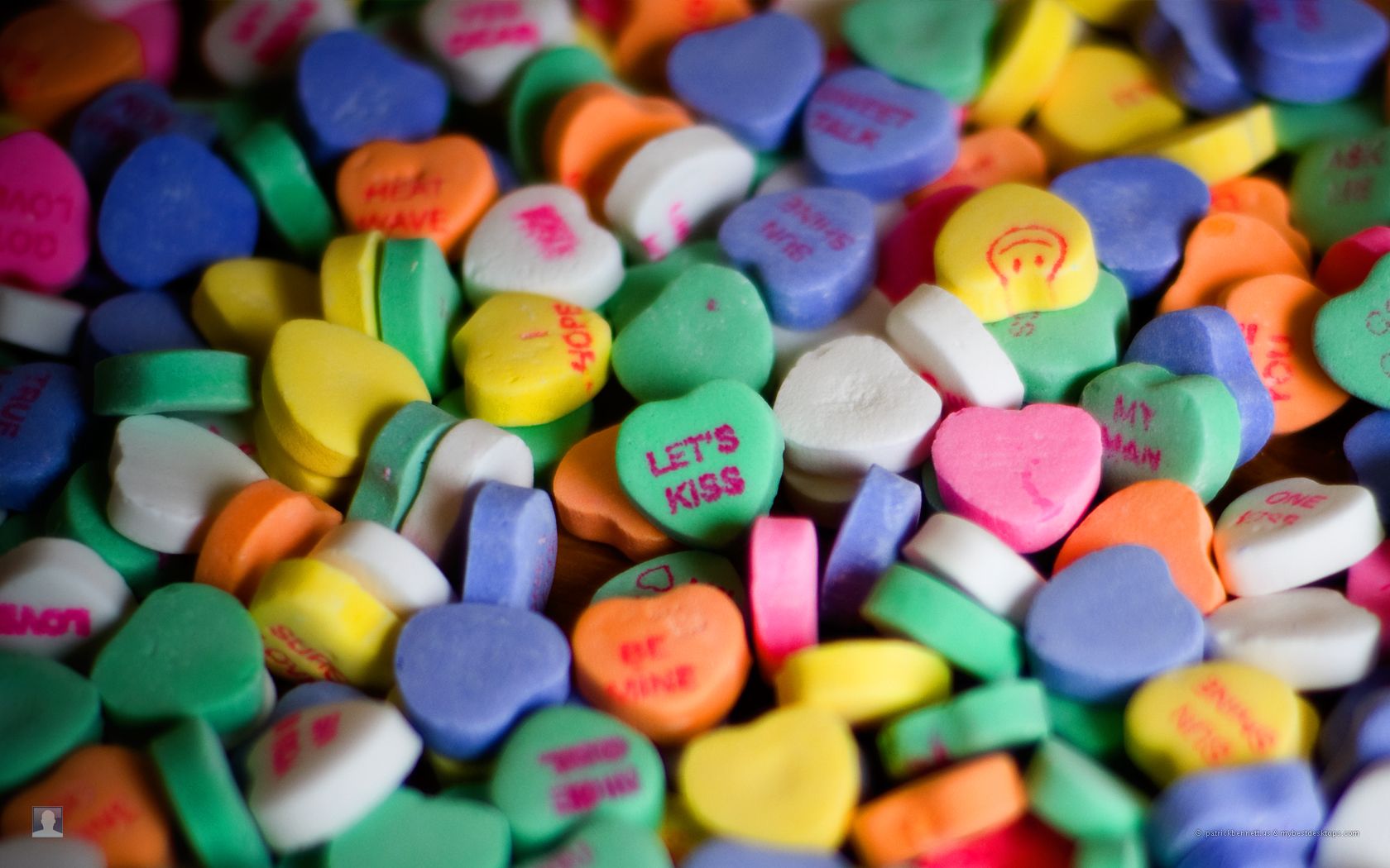 1680x1050 Sweet Treats: HD Wallpaper of Colorful Candy Heartsx1050