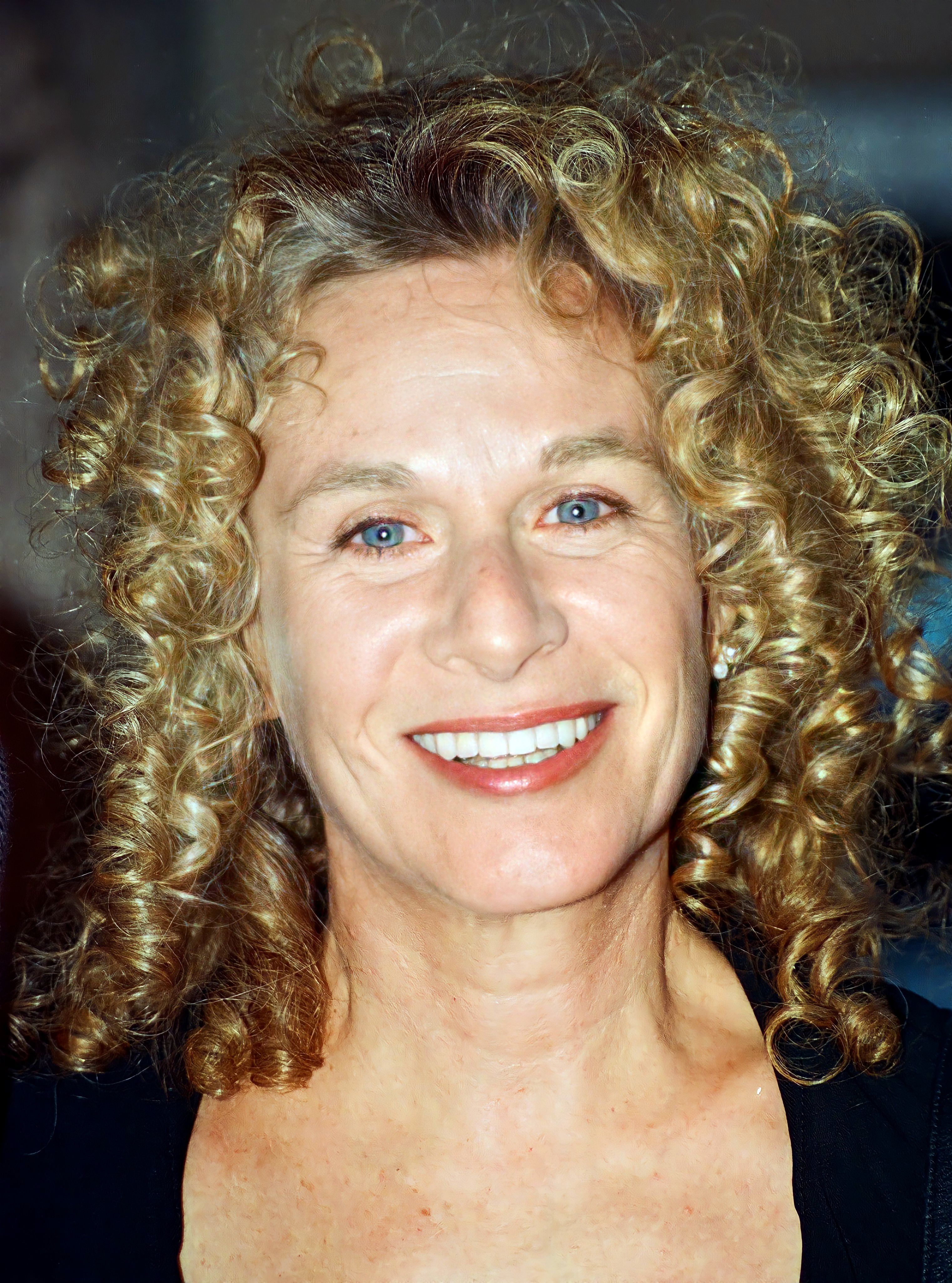 3042x4096 Carole King