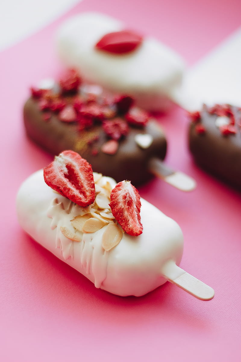 800x1200 Dessert, ice cream, strawberries, fruit, HD phone wallpaper