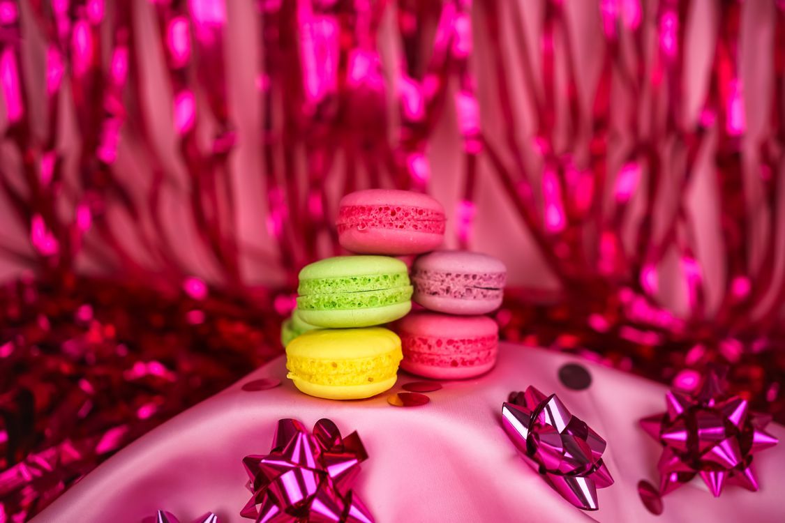 1125x750 Colorful Macarons on Festive Pink Background · Free