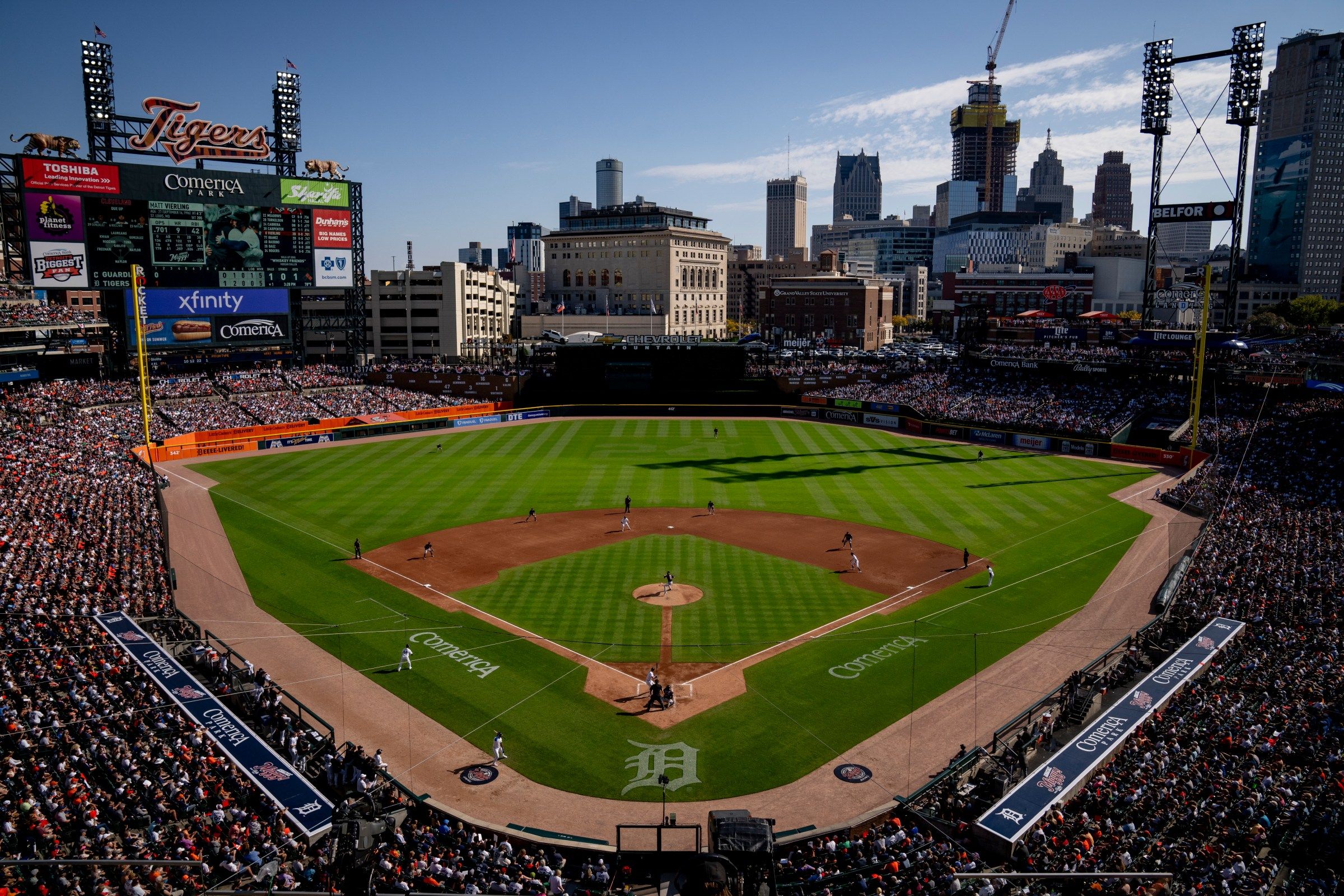 2400x1600 Comerica Park 2024: Where to Eat at the Detroit Tigers Stadium