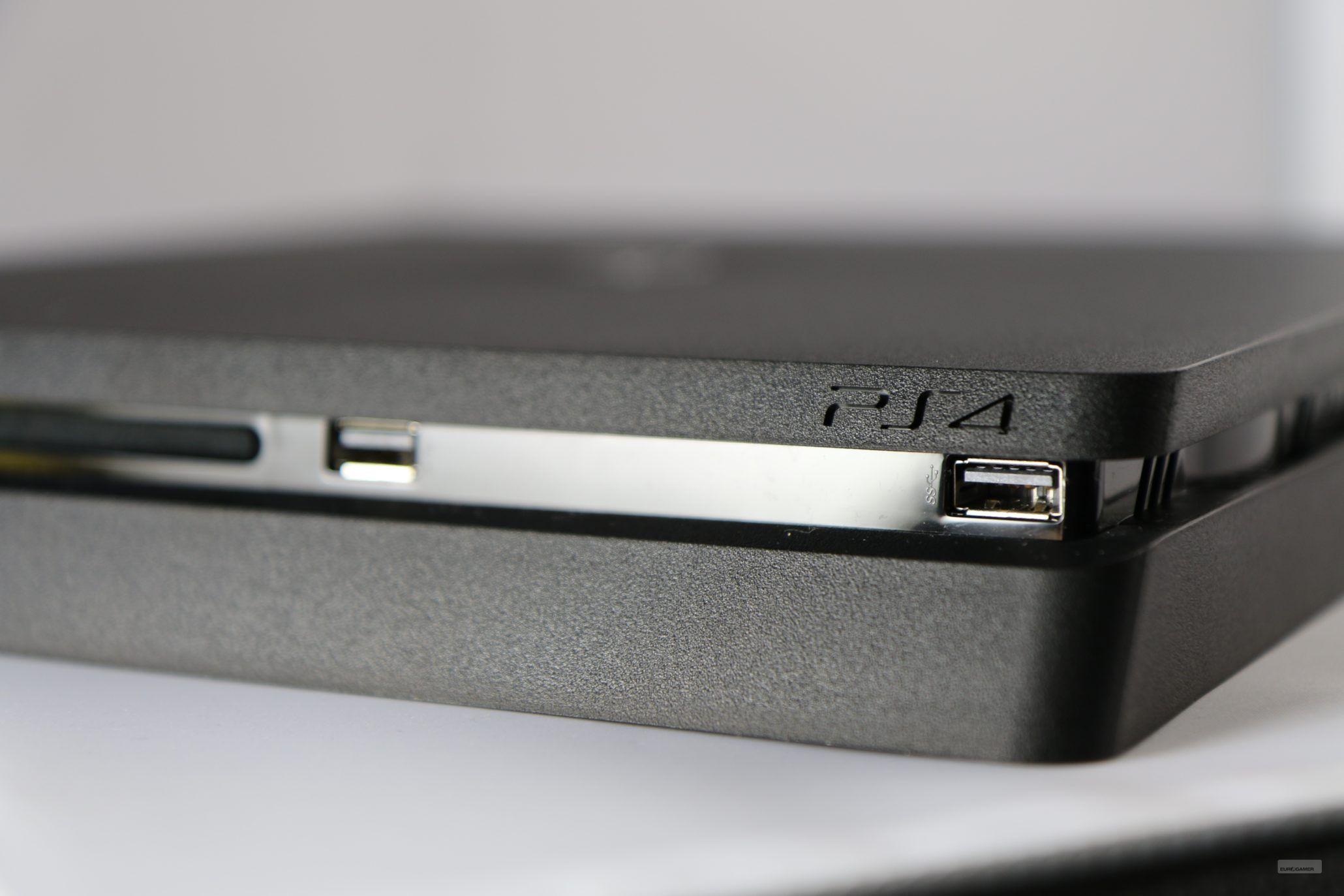 2060x1373 PlayStation 4 Slim Confirmed Real; Watch it Boot Up Here Out Size Comparison in New Image