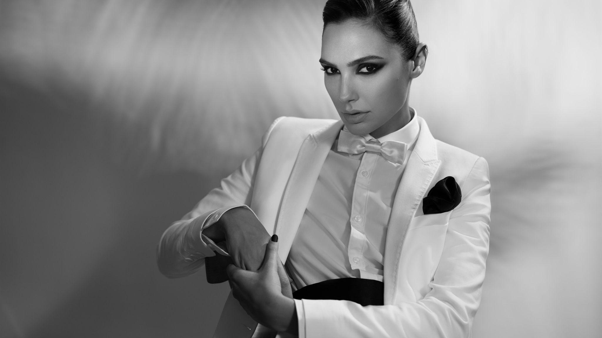 2048x1152 Gal Gadot Bow Tie 5k .