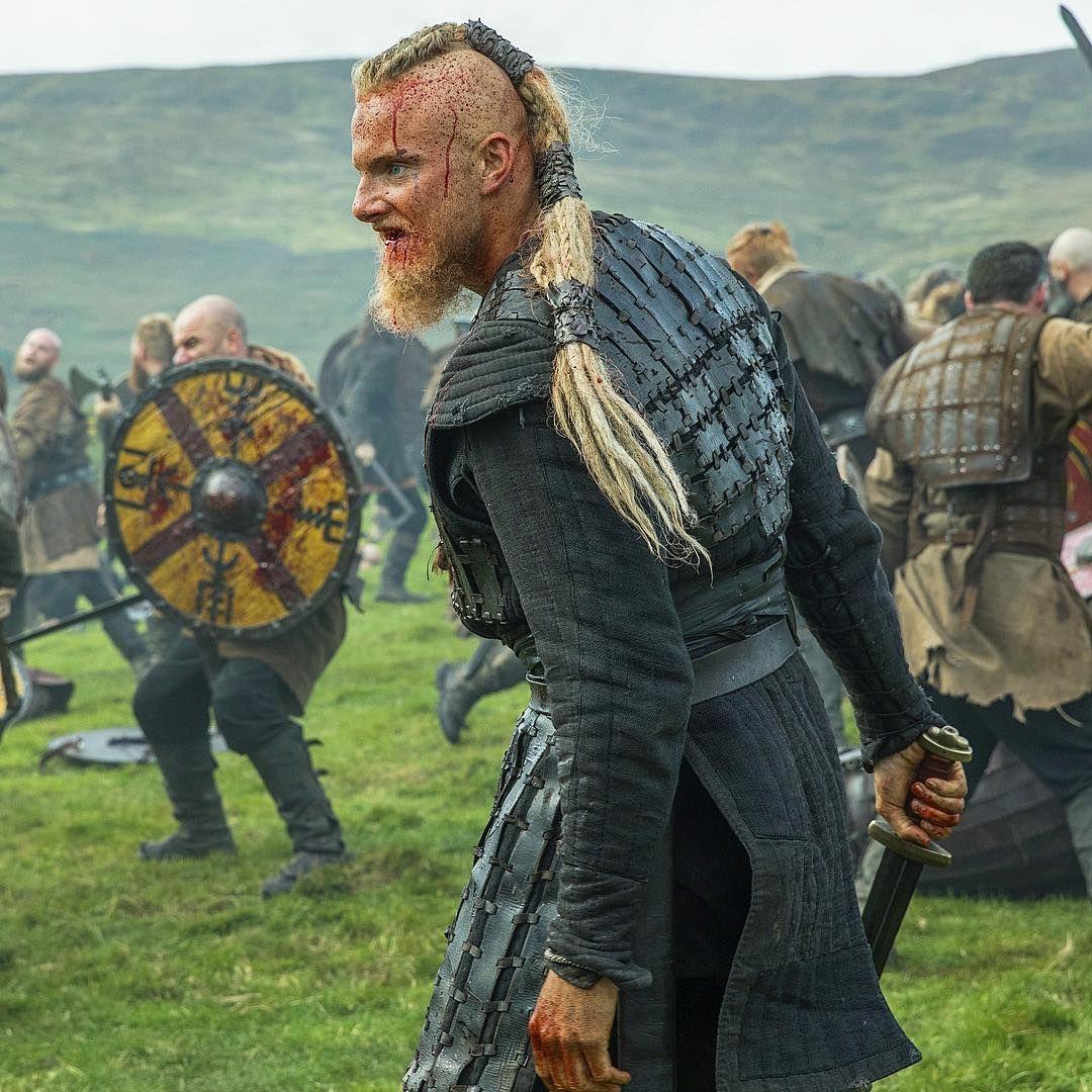 1080x1080 Vikings Bjorn Wallpaper