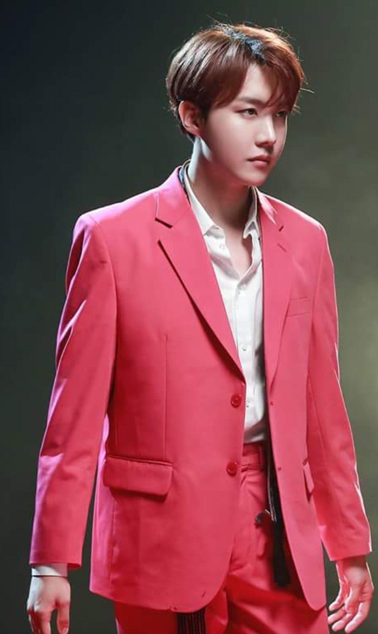 1242x2082 Jhope #hoseok #hobi #junghoseok #cute #bts #bangtan #wallpaper #RM #namjoon #bangtanboys #V #taehyung #jungkook #jimin #suga #so. Hoseok, Bts j hope, Jung hoseok