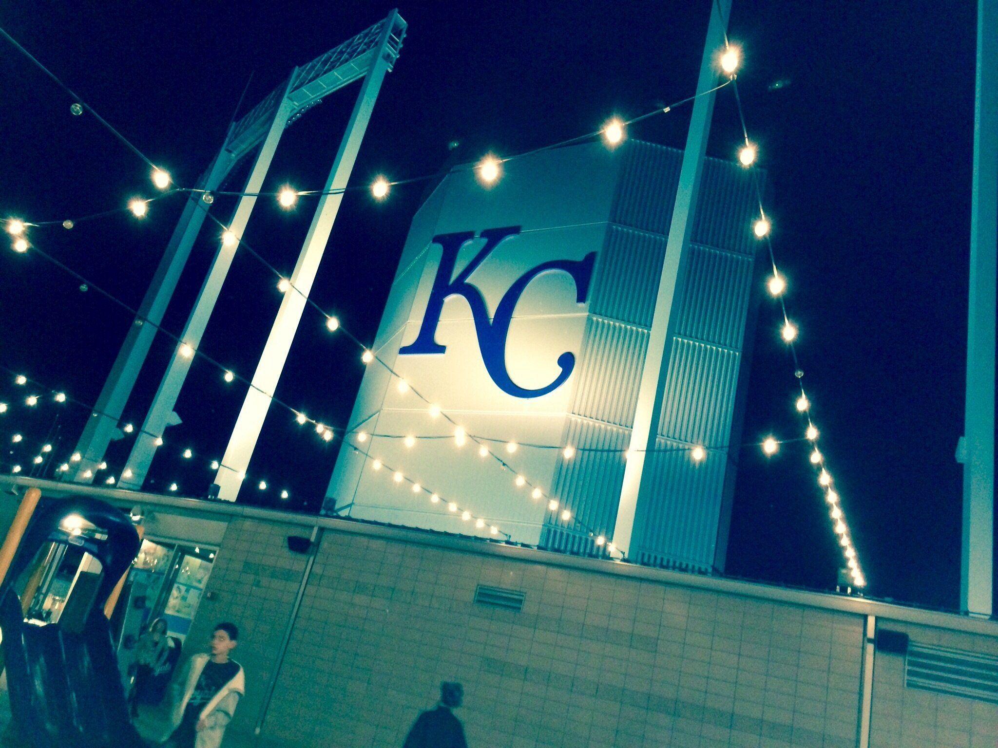 2048x1536 Royals Laptop Wallpaper