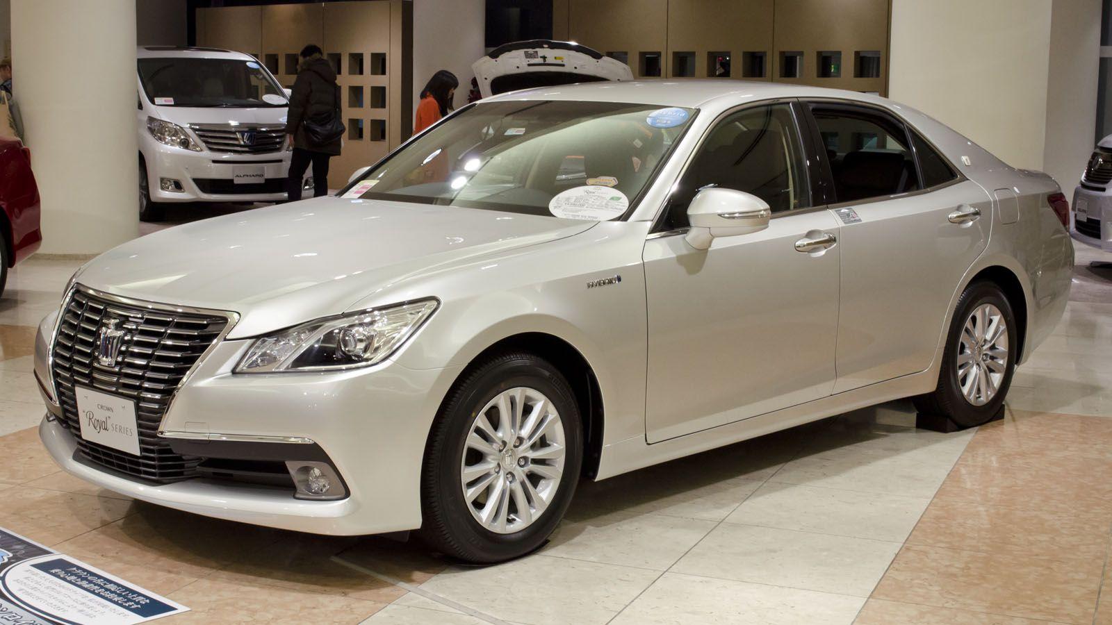 1600x900 Toyota Crown Royal HD Wallpaper Car Wallpaper