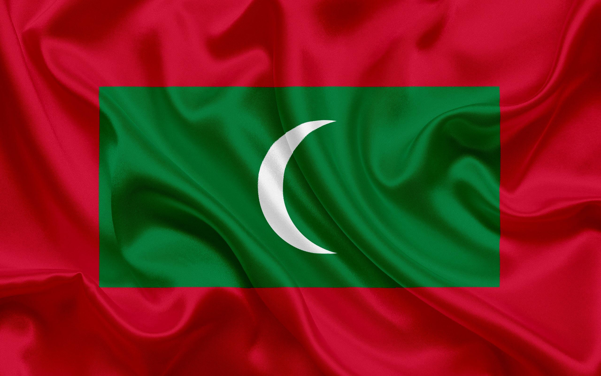2560x1600 Download wallpaper flag of Maldives, South Asia, Maldives, national flag for desktop with resolution 2560x1600. High Quality HD picture wallpaper