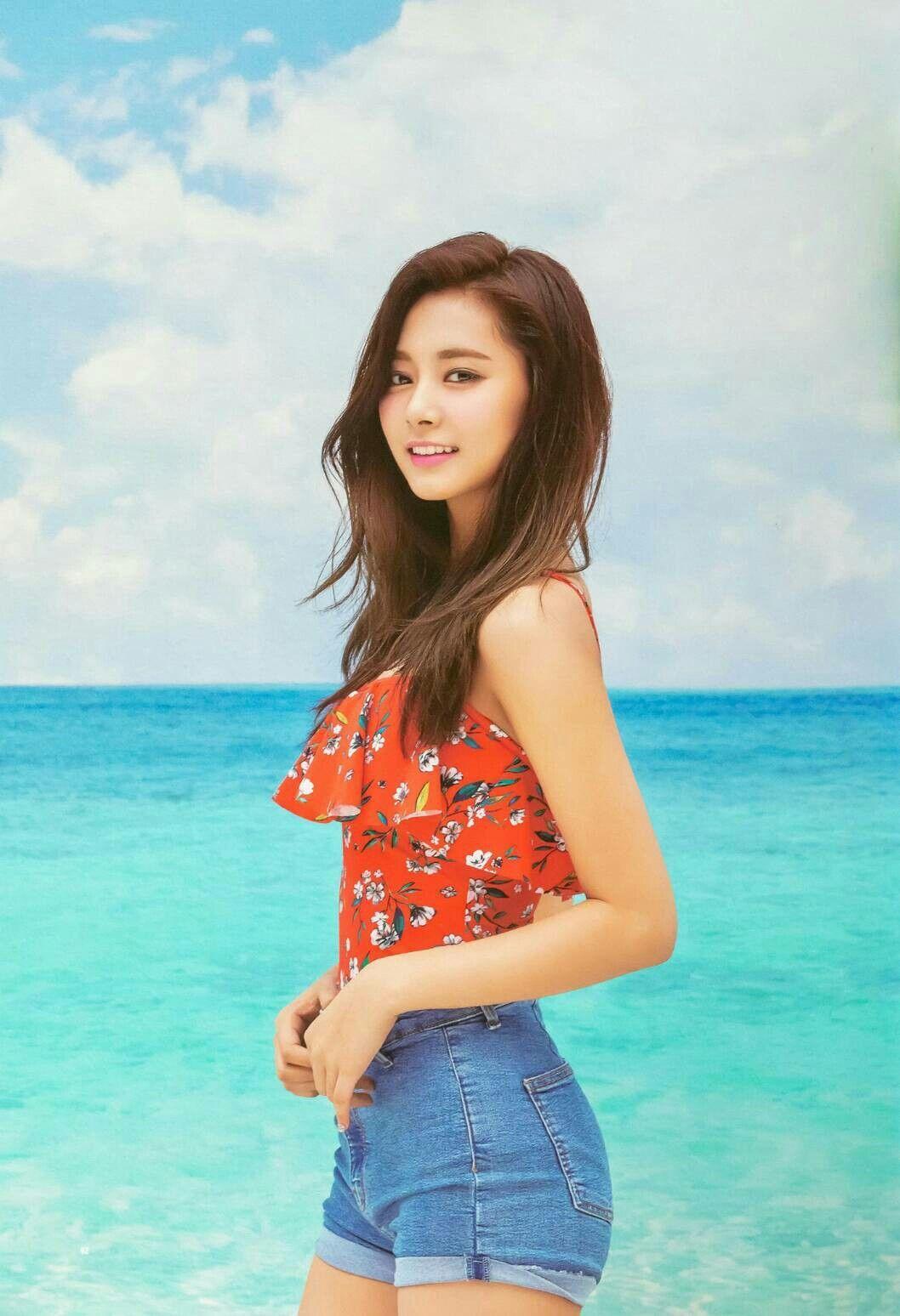 1058x1548 Chou Tzuyu Wallpaper