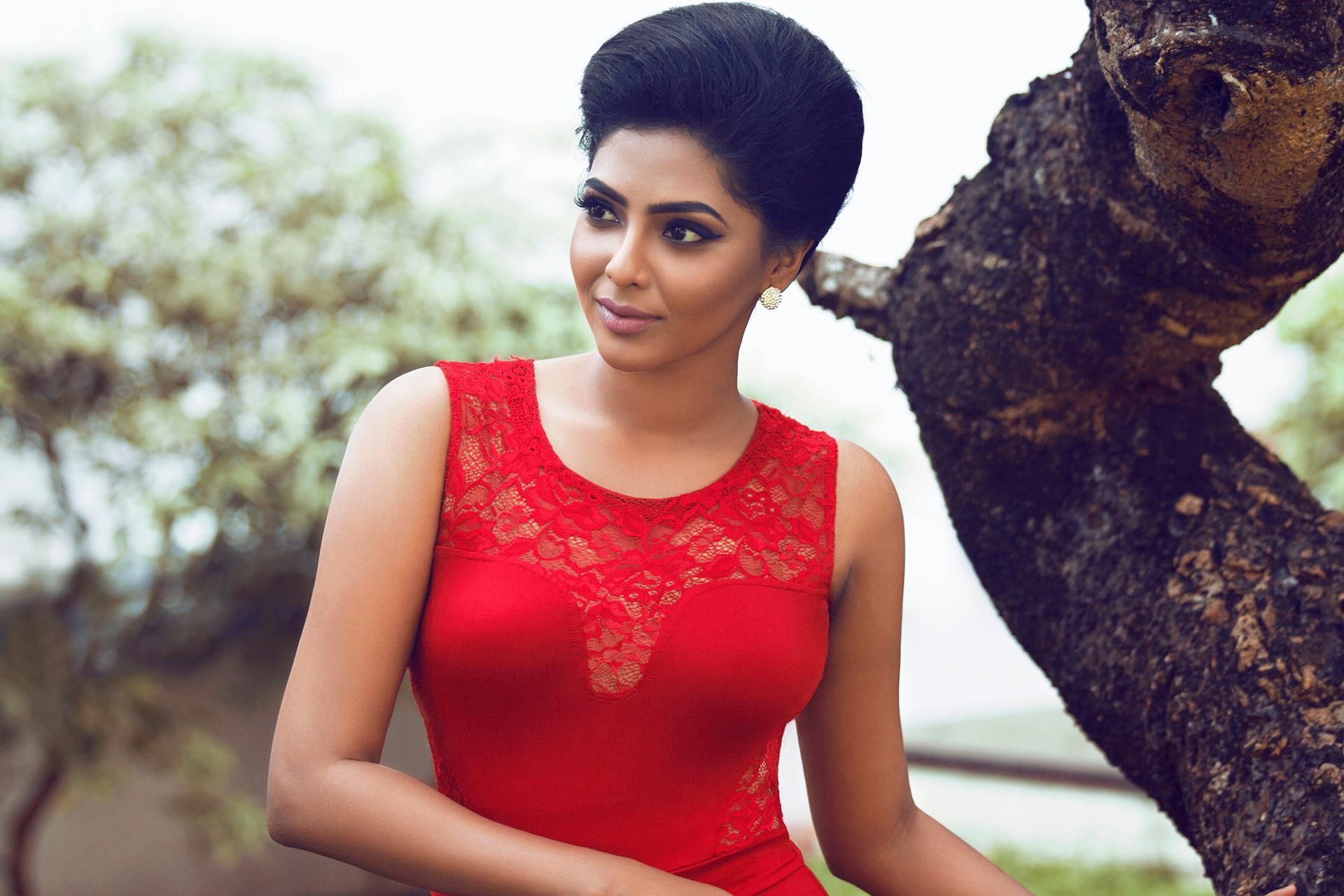 1920x1280 Aishwarya Lekshmi Wallpaper