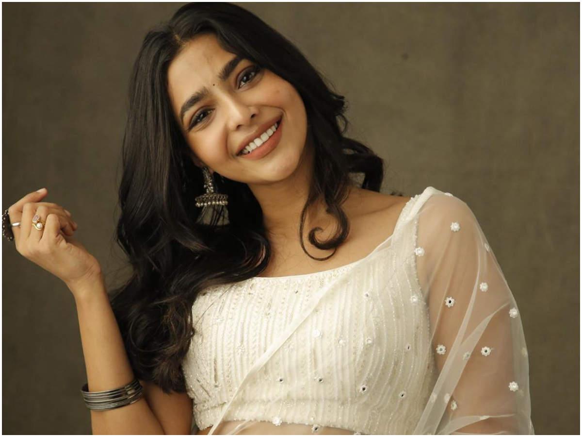 1200x900 Aishwarya Lekshmi: Aishwarya Lekshmi Is The Only Star Amongst New Gen Actors To Donate Voluntarily: FEFKA. Malayalam Movie News Of India