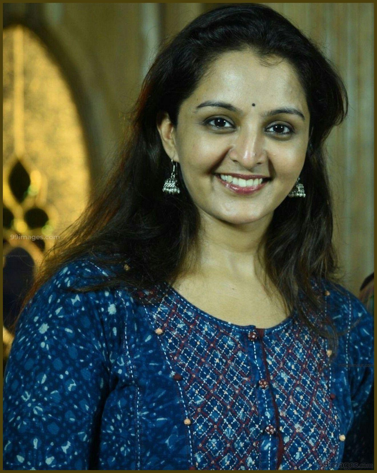 Manju Warrier Wallpapers Top Free Manju Warrier Backgrounds