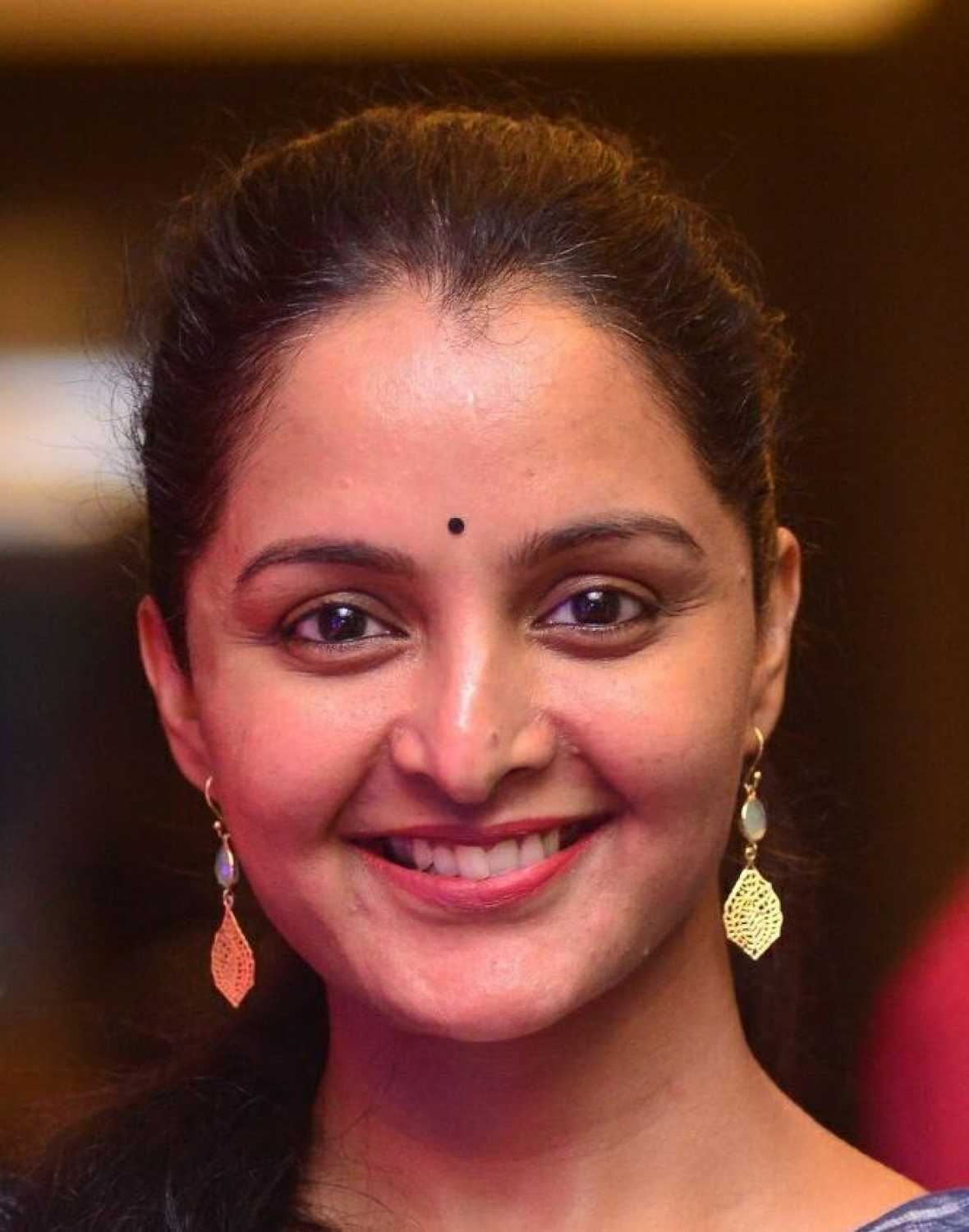 Manju Warrier Wallpapers Top Free Manju Warrier Backgrounds