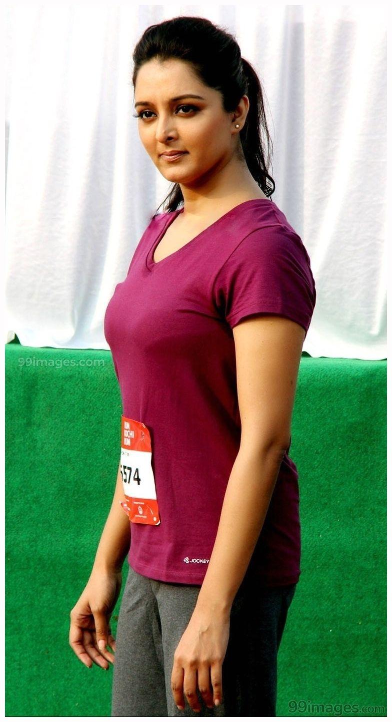 784x1442 Manju Warrier Beautiful Photo & Mobile Wallpaper HD (Android IPhone) (1080p) - #manjuwarrier. HD Wallpaper For Mobile, Beautiful Photo, Mobile Wallpaper
