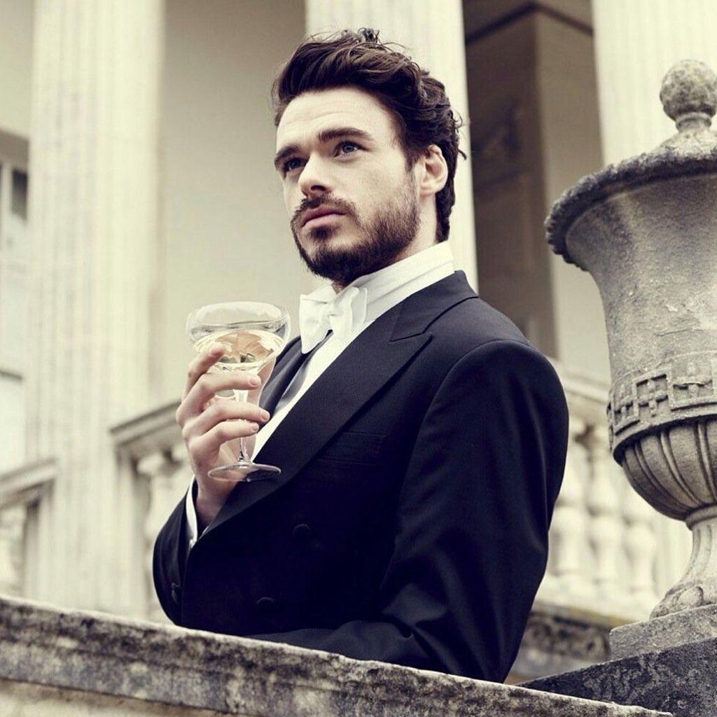 1024x1024 Richard Madden Photohoot