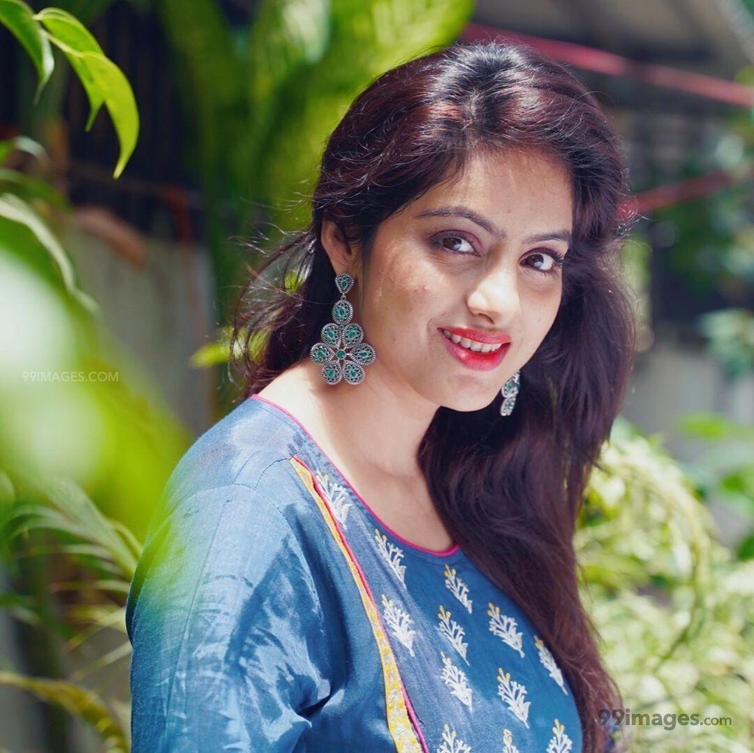1080x1079 Deepika Singh HD Wallpaper (Desktop Background / Android / iPhone) (1080p, 4k) (1080x1079) (2020)