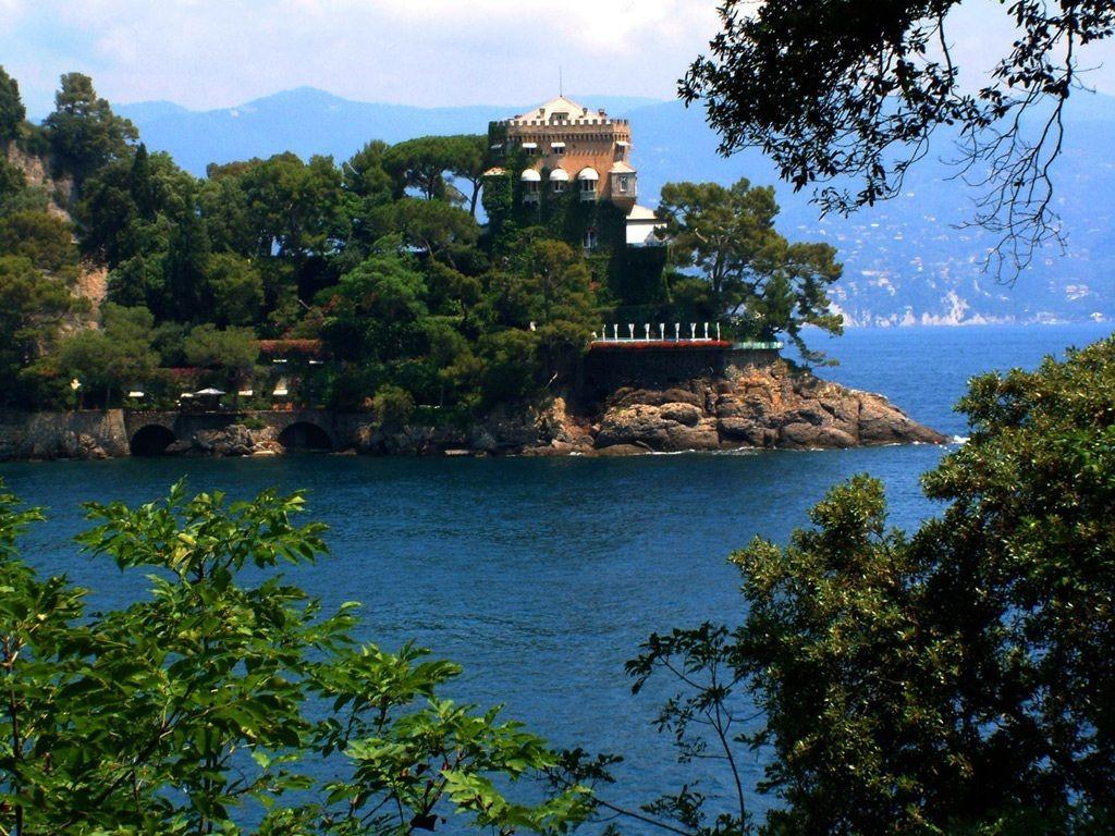 1024x768 Portofino Italian Village Wallpaper