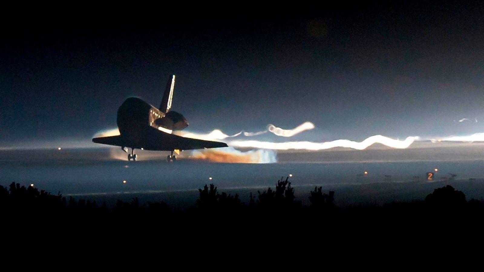 1600x900 Space Flight Picture HD Wallpaper