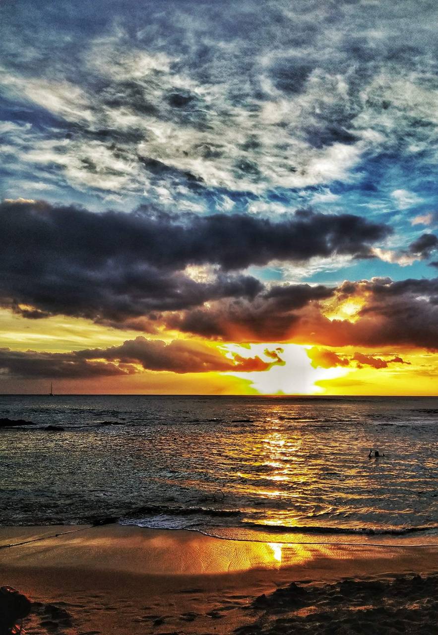 883x1280 Paradise Sunset wallpaper