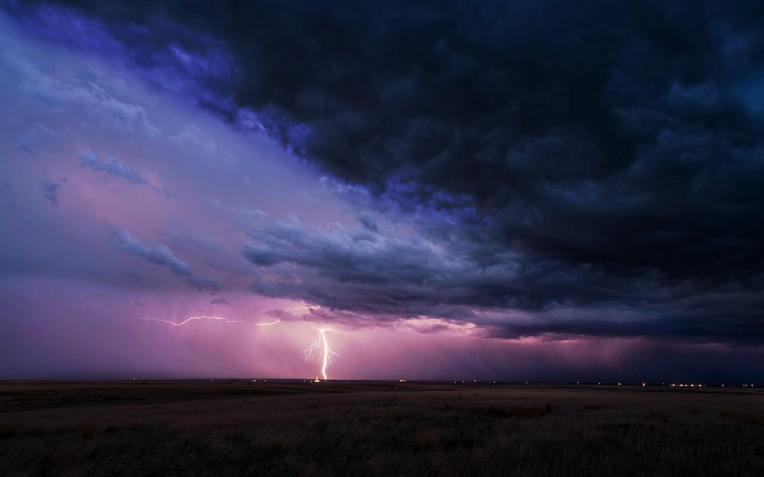 2560x1600 Lightning Strike Wallpaper