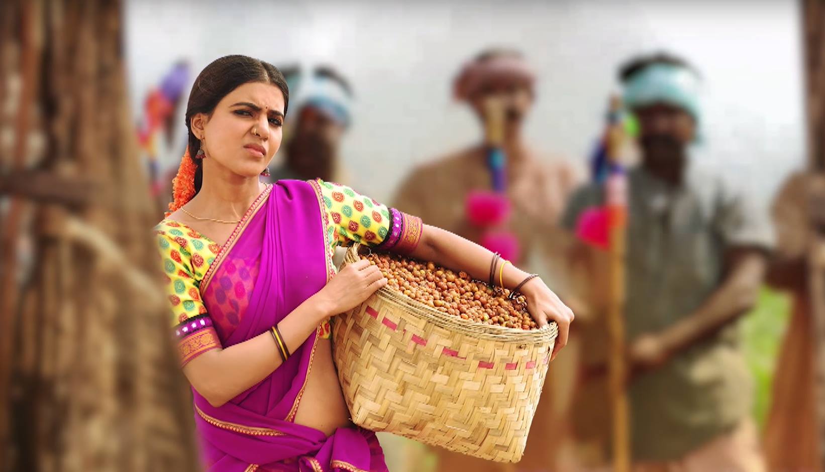 1642x940 Ram Charan's Action Drama Film Rangasthalam HD Stills