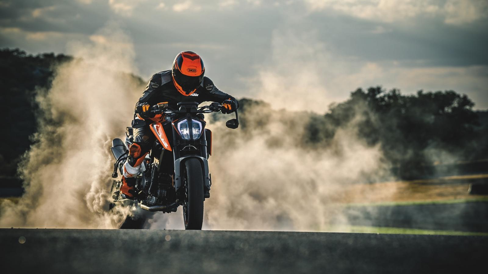 1600x900 2020 KTM 790 Duke