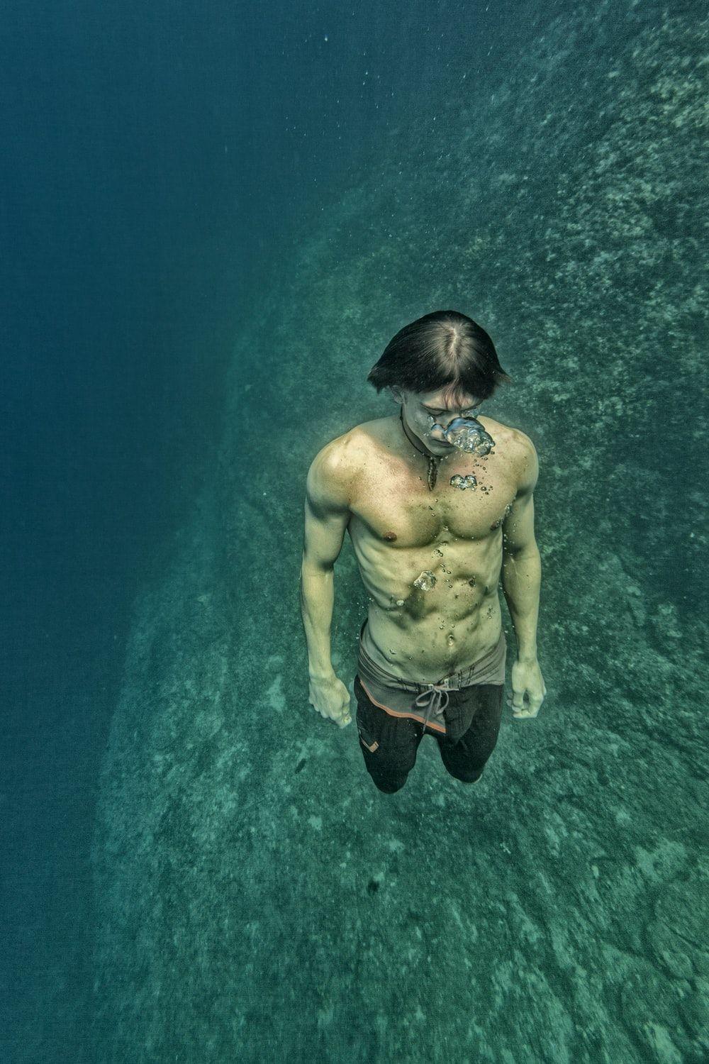 1000x1500 Drown Picture. Download Free Image