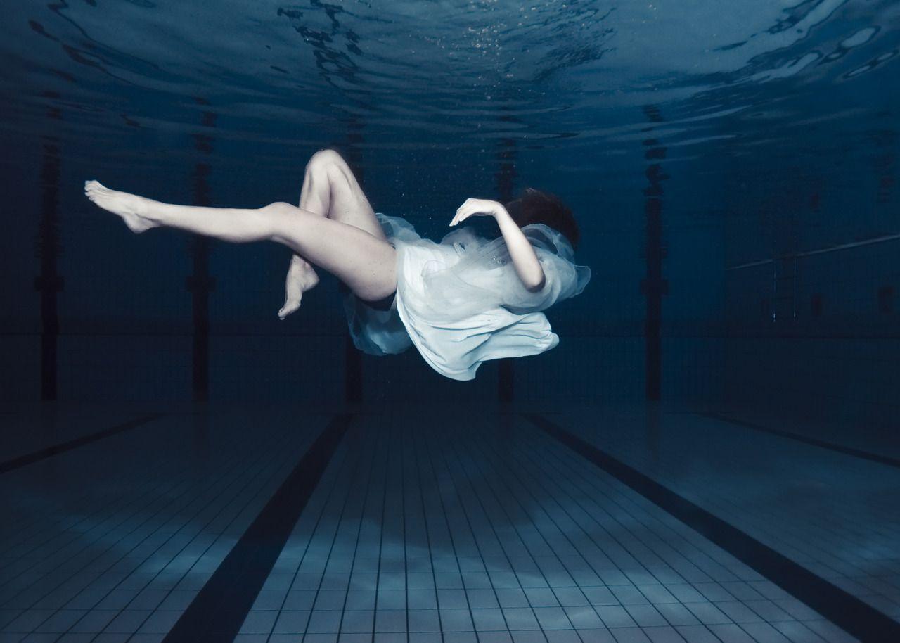 1280x914 Girl, Water, And Pool Image Drowning In Water