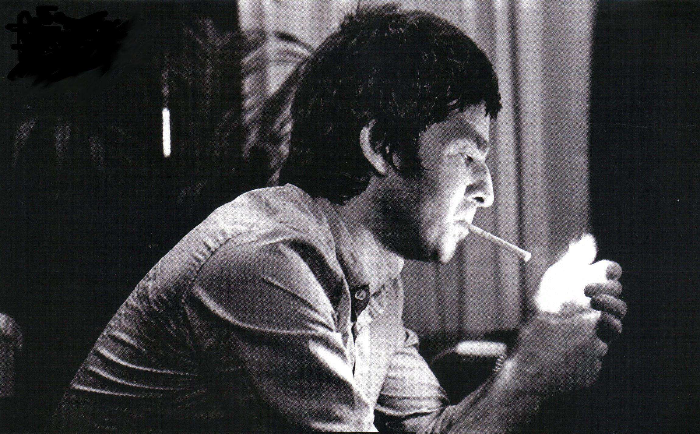 2299x1425 Liam Gallagher Wallpaper